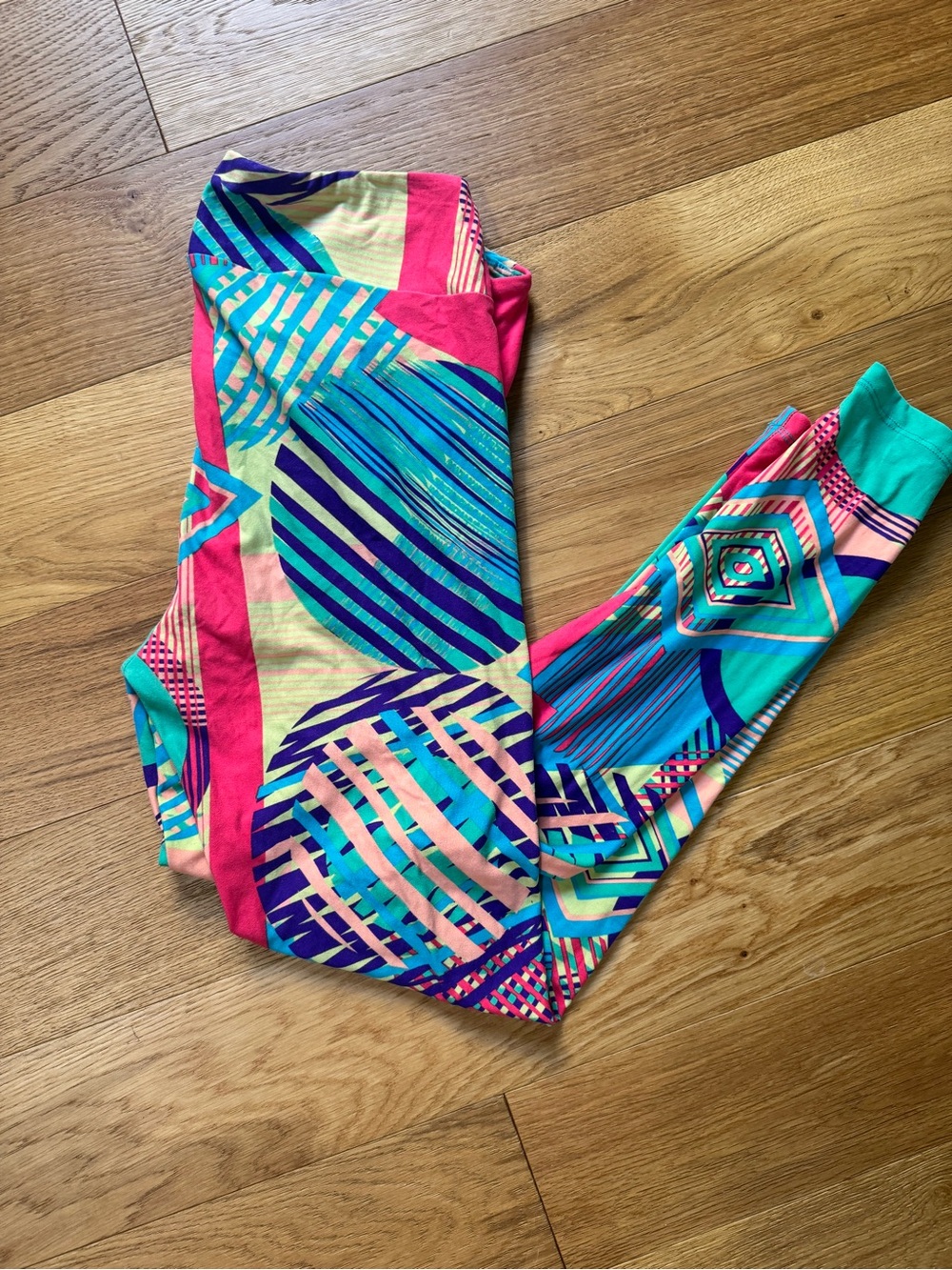 LuLaRoe Multicolor Geometric Print Leggings - Teal, Pink, Blue